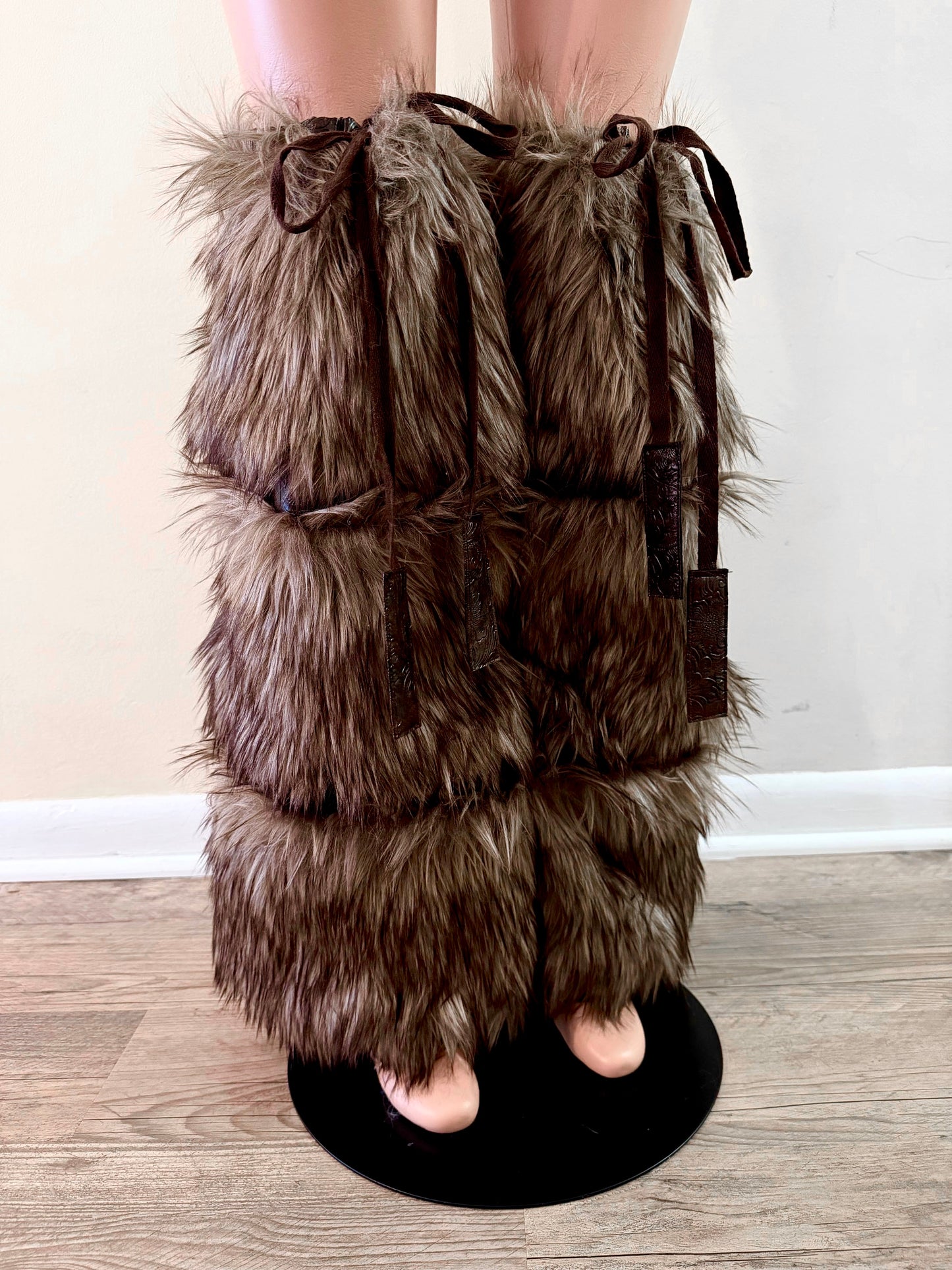 KIRA Faux Fur Leg Warmers – Statement Festival & Streetwear Legwear