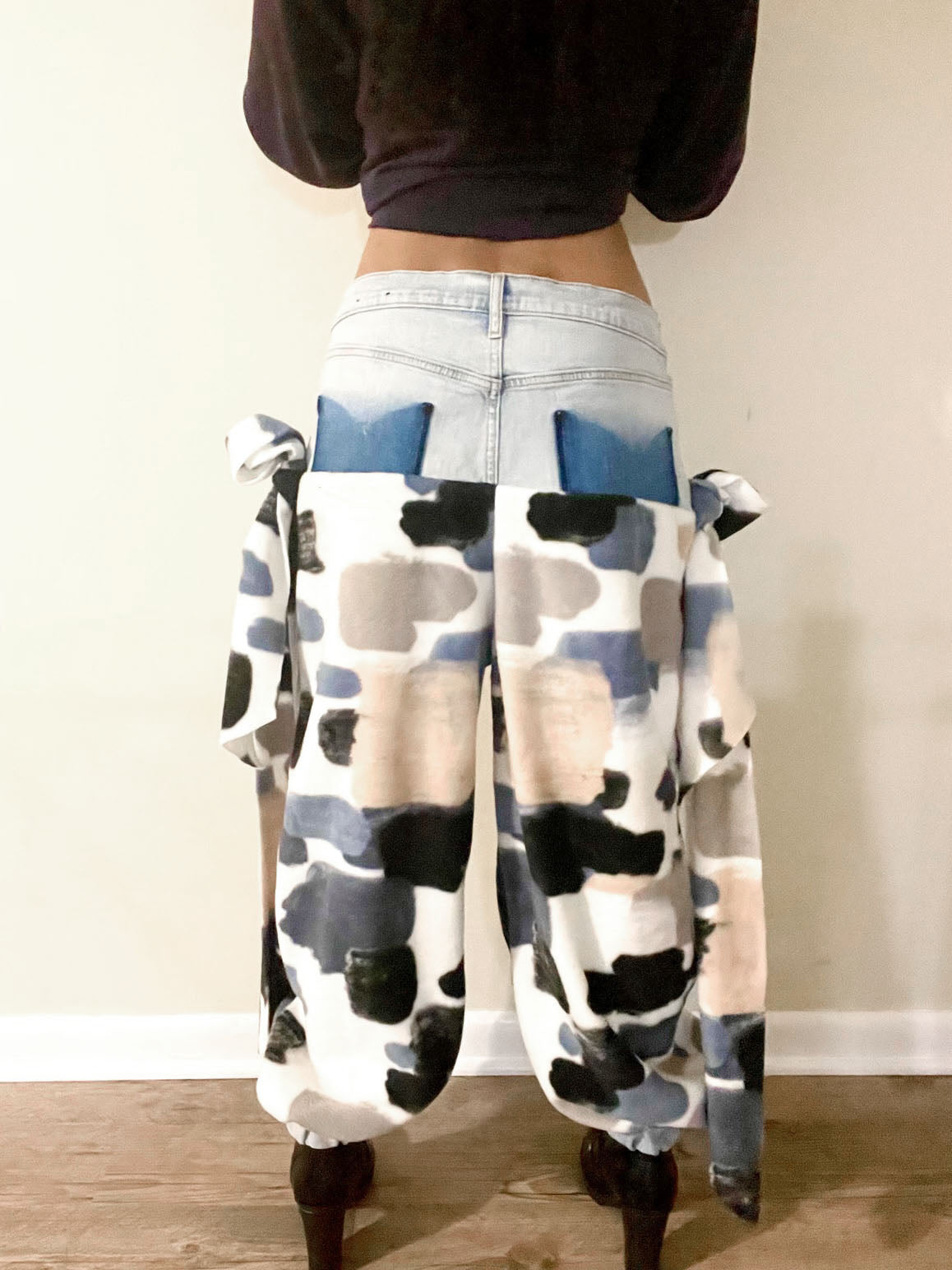 Printed jogger pants with side straps