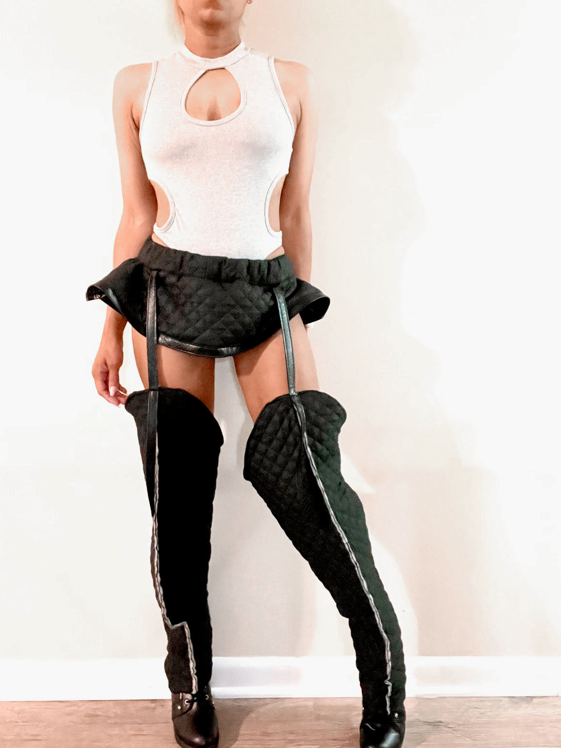 DARKO Suspended leg warmers